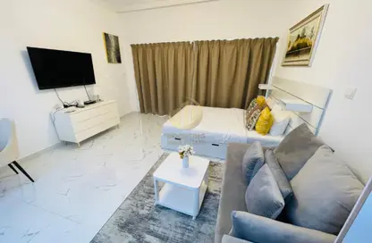 Apartment - Studio - 1 Bathroom for sale in Burj Al Nujoom - Downtown Dubai - Dubai Apartment - Studio - 1 Bathroom for sale in Burj Al Nujoom - Downtown Dubai - Dubai