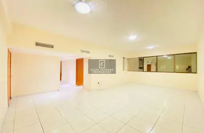 Apartment - 2 Bedrooms - 2 Bathrooms for rent in Silver Sands 1 - Mankhool - Bur Dubai - Dubai