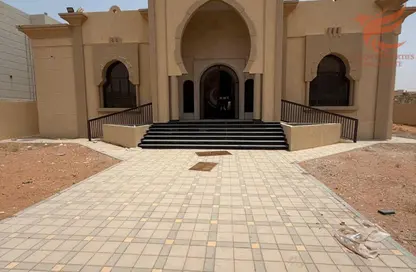 فيلا - 4 غرف نوم - 4 حمامات للايجار في الرفاع - رأس الخيمة