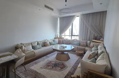 شقة - غرفة نوم - 1 حمام للبيع في برج لا بلاج - الممزر - الشارقة - الشارقة