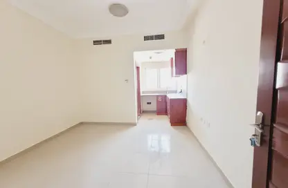 Apartment - Studio - 1 Bathroom for rent in Fire Station Road - Muwaileh - Sharjah