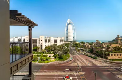 Apartment - 3 Bedrooms - 4 Bathrooms for sale in Lamtara 1 - Madinat Jumeirah Living - Umm Suqeim - Dubai