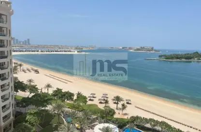 Apartment - 3 Bedrooms - 4 Bathrooms for rent in Al Msalli - Shoreline Apartments - Palm Jumeirah - Dubai