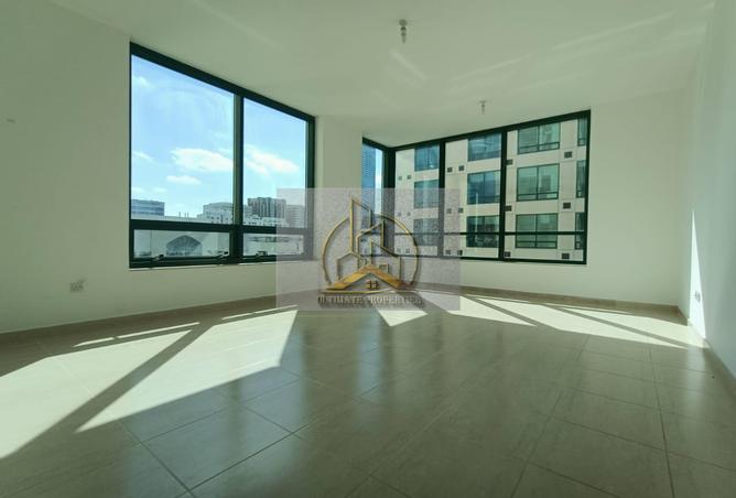 Apartment - 2 Bedrooms - 2 Bathrooms for rent in Liwa Centre Towers - Hamdan Street - Abu Dhabi