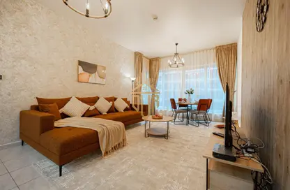 صورة لـ غرفة المعيشة / غرفة الطعام شقة - غرفة نوم - 2 حمامات للايجار في مجمع دبي ريزيدنس - دبي ، صورة رقم 1