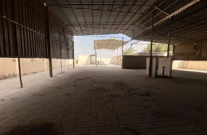 Factory - Studio - 3 Bathrooms for rent in Al Sajaa Industrial - Al Sajaa - Sharjah