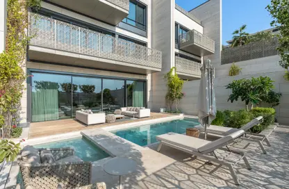 Villa - 5 Bedrooms - 6 Bathrooms for sale in Four Seasons Private Residences - Jumeirah - Dubai