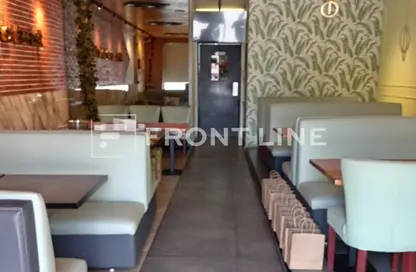 Shop - Studio - 1 Bathroom for rent in Saleh Bin Lahej Building - Oud Metha - Bur Dubai - Dubai