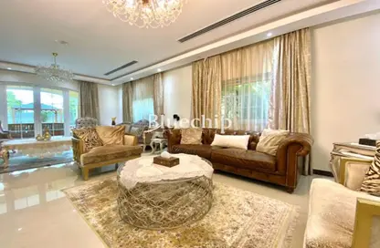 Villa - 4 Bedrooms - 5 Bathrooms for rent in Regional - Jumeirah Park - Dubai