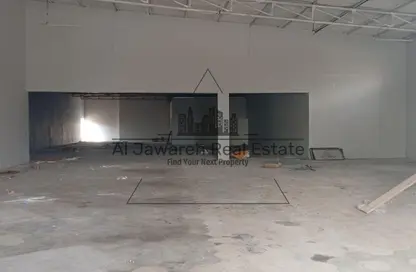 Warehouse - Studio - 2 Bathrooms for rent in Old Industrial Area - Umm Al Quwain