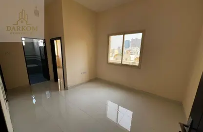 شقة - 1 حمام للايجار في مساكن كورنيش عجمان - طريق كورنيش عجمان - عجمان