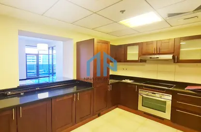 Apartment - 3 Bedrooms - 4 Bathrooms for rent in Green Lake Tower 1 - Green Lake Towers - Jumeirah Lake Towers - Dubai