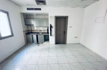 Apartment - Studio - 1 Bathroom for rent in Fire Station Road - Muwaileh - Sharjah