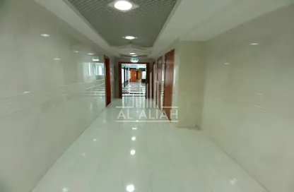 Apartment - 4 Bedrooms - 4 Bathrooms for rent in Al Sahel Tower 2 - Al Sahel Towers - Corniche Road - Abu Dhabi