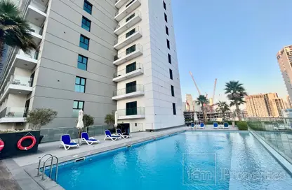 Pool image for: Apartment - 1 Bedroom - 2 Bathrooms for sale in SOL Bay - Business Bay - Dubai, Image 1
