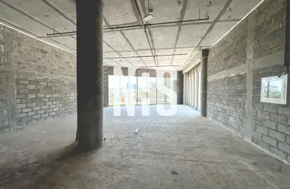 Shop - Studio for rent in Khalidiya Tower - Khalidiya Street - Al Khalidiya - Abu Dhabi