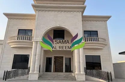Villa - 5 Bedrooms - 7 Bathrooms for rent in Mushrif Park - Dubai