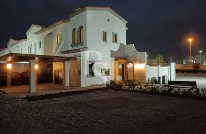 Townhouse - 2 Bedrooms - 4 Bathrooms for sale in Bloom Living - Zayed City (Khalifa City C) - Khalifa City - Abu Dhabi