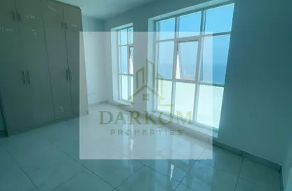 Apartment - 2 Bedrooms - 2 Bathrooms for rent in Corniche Tower - Ajman Corniche Road - Ajman