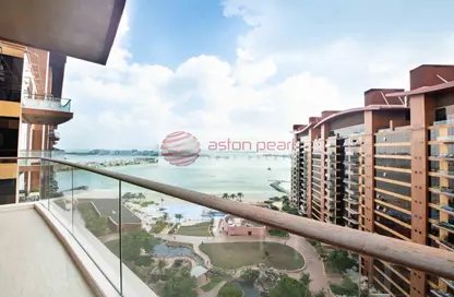 Balcony image for: Apartment - 1 Bedroom - 2 Bathrooms for sale in Emerald - Tiara Residences - Palm Jumeirah - Dubai, Image 1