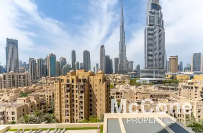 Apartment - 2 Bedrooms - 2 Bathrooms for rent in Burj Royale - Downtown Dubai - Dubai