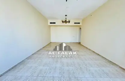 شقة - غرفة نوم - 2 حمامات للايجار في شارع التعاون - التعاون - الشارقة