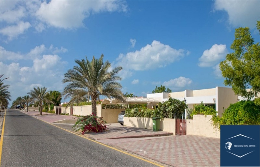 Renovated VillaModern AmenitiesSpacious Rooms ref REDR1014