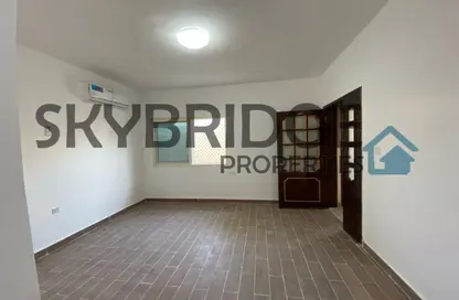 Apartment - Studio - 1 Bathroom for rent in Al Khalidiya - Abu Dhabi