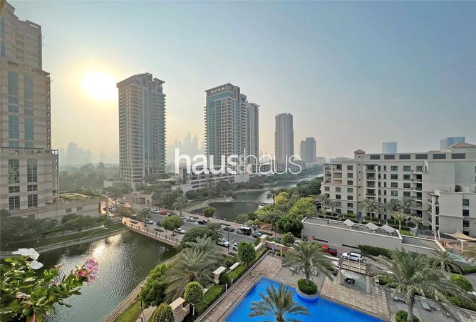 Apartment - 2 Bedrooms - 2 Bathrooms for sale in Mosela Waterside Residences - Mosela - The Views - Dubai