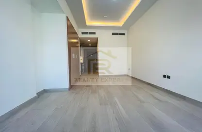 Empty Room image for: Apartment - 1 Bathroom for rent in AZIZI Riviera 13 - Meydan One - Meydan - Dubai, Image 1