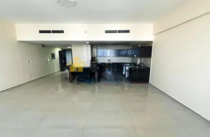 شقة - 1 حمام للايجار في برج فرانكفورت - مدينة دبي الرياضية - دبي