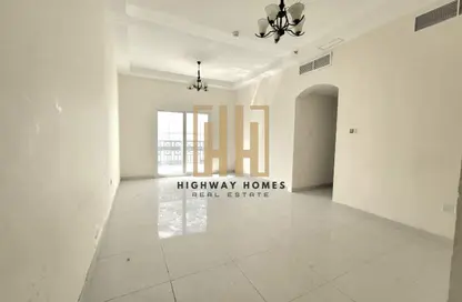 Apartment - 2 Bedrooms - 2 Bathrooms for rent in UOS - Muwaileh Commercial - Sharjah