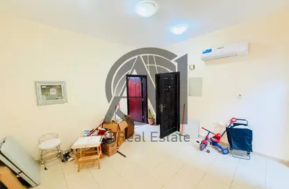 شقة - غرفة نوم - 2 حمامات للايجار في اشارج - العين