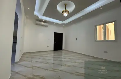 Apartment - 1 Bedroom - 1 Bathroom for rent in Shakhbout City - Abu Dhabi