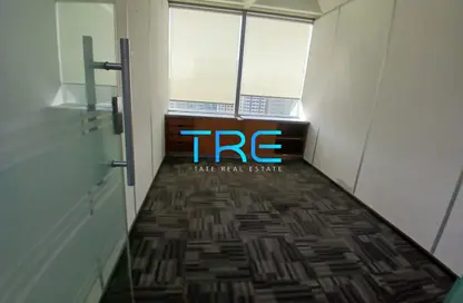 Office Space - Studio - 2 Bathrooms for rent in Hamdan Street - Abu Dhabi