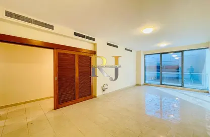 Apartment - 3 Bedrooms - 3 Bathrooms for rent in Silver Sands 2 - Mankhool - Bur Dubai - Dubai