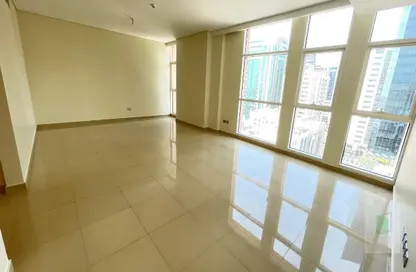 Apartment - 4 Bedrooms - 5 Bathrooms for rent in United Square - Al Khalidiya - Abu Dhabi