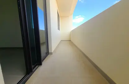 شقة - غرفة نوم - 2 حمامات للايجار في الزاهية - تجارية مويلح - الشارقة