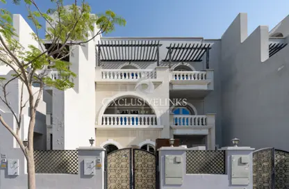 تاون هاوس - 4 غرف نوم - 6 حمامات للايجار في الخريف 2 - سيزون كوميونيتي - قرية الجميرا سركل - دبي