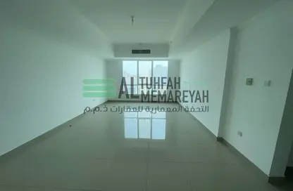 شقة - 2 غرف نوم - 3 حمامات للايجار في دار المجاز - شارع جمال عبد الناصر - المجاز - الشارقة