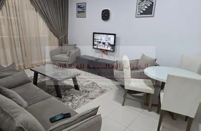 شقة - غرفة نوم - 2 حمامات للايجار في برج منازل 2 - شارع التعاون - التعاون - الشارقة