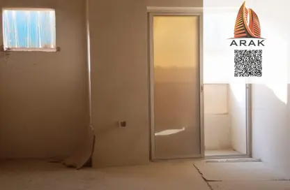 سكن الموظفين - استوديو - 8 حمامات للايجار في الجرف 3 - الجرف - عجمان وسط المدينة - عجمان