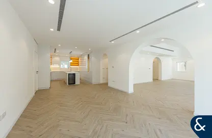 Villa - 5 Bedrooms - 6 Bathrooms for sale in Dubai Style - North Village - Al Furjan - Dubai