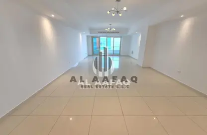 Apartment - 3 Bedrooms - 4 Bathrooms for rent in Al Majaz 1 - Al Majaz - Sharjah