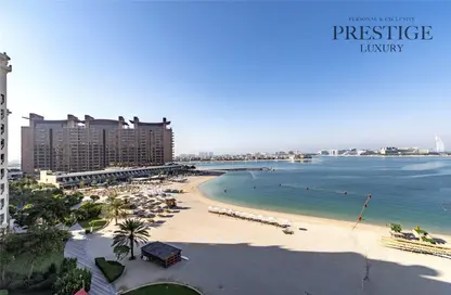 Apartment - 1 Bedroom - 2 Bathrooms for rent in Al Nabat - Shoreline Apartments - Palm Jumeirah - Dubai