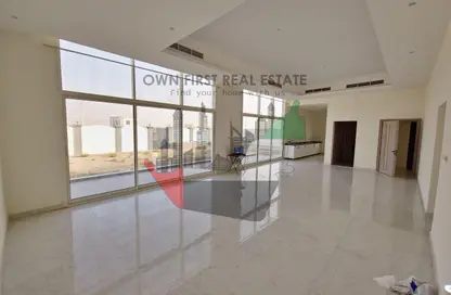 Villa - 5 Bedrooms - 6 Bathrooms for rent in Al Aweer 1 - Al Aweer - Dubai