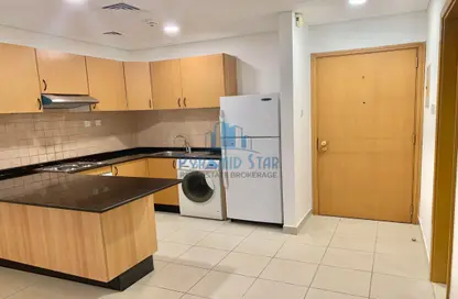 صورة لـ مطبخ شقة - غرفة نوم - 1 حمام للايجار في مركز دبي المالي العالمي - دبي ، صورة رقم 1
