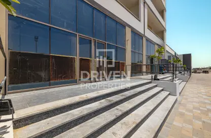 Retail - Studio for rent in Harmony Point - Dubai Industrial City - Dubai