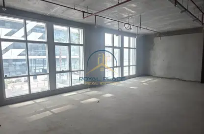 Office Space - Studio - 1 Bathroom for rent in Grosvenor Office Tower - Business Bay - Dubai