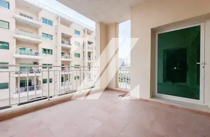 Terrace image for: Apartment - 2 Bedrooms - 3 Bathrooms for rent in Mazaya 28 - Queue Point - Dubai Land - Dubai, Image 1